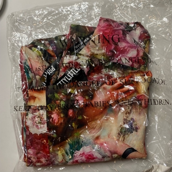 Femme Renaissance Rose Print Wide Leg Pants - Picture 3 of 6